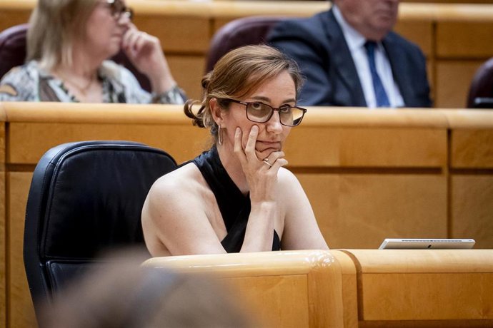 Archivo - La ministra de Sanidad, Mónica García, durante una sesión de control al Gobierno en el Senado, a 10 de junio de 2025, en Madrid (España). Foto de archivo.