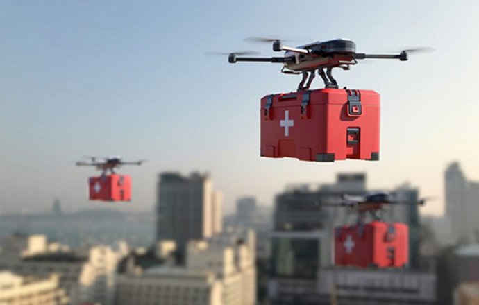 Archivo - Un dron en un espacio aéreo urbano