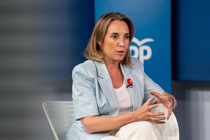 Archivo - La diputada del PP en el Congreso, Cuca Gamarra, durante una entrevista para Europa Press
