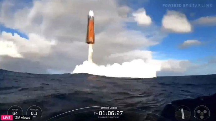 Aterrissagem vertical controlada da Starship no Oceano Índico após decolar do Texas uma hora e seis minutos antes e lançar satélites no espaço