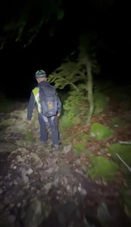 El GREIM de la Guardia Civil de Navarra, en el rescate de dos senderistas extraviados en el pico Larun, en Bera.