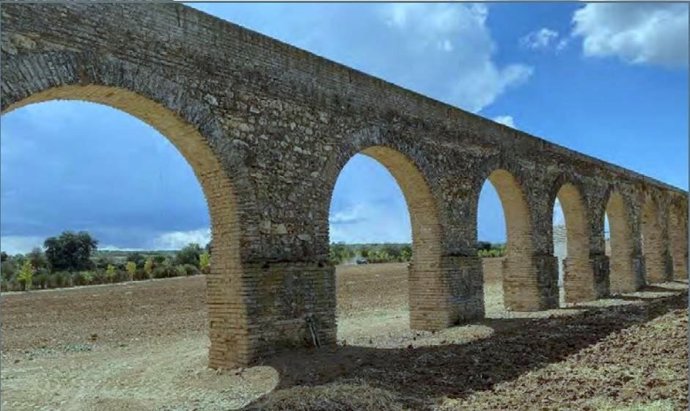 Archivo - Imagen de archivo del acueducto del Molino del Rey de Íllora (Granada).