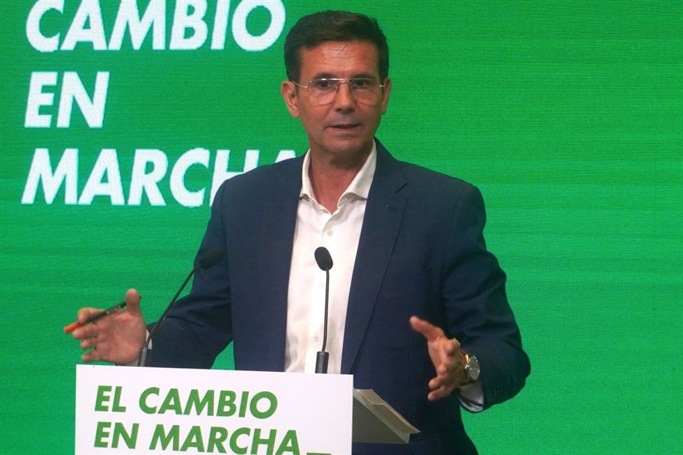 Archivo - El portavoz del PSOE-A, Francisco Cuenca, en rueda de prensa en la sede regional del partido en Sevilla. (Foto de archivo).
