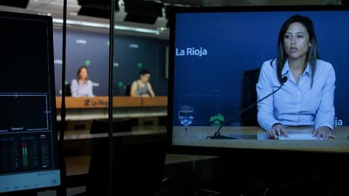 La directora general de Justicia e Interior, Tania Sáez, en rueda de prensa junto a la jefa del Servicio de Interior, Beatriz Munilla