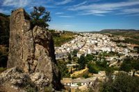 El Ayuntamiento de Almedinilla (Córdoba) decreta tres días de luto por el asesinato a tiros del dueño del bar