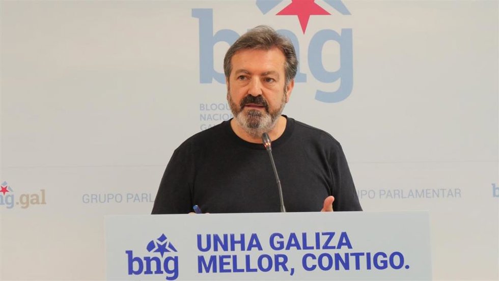 Archivo - El viceportavoz parlamentario del BNG, Luís Bará, en rueda de prensa.