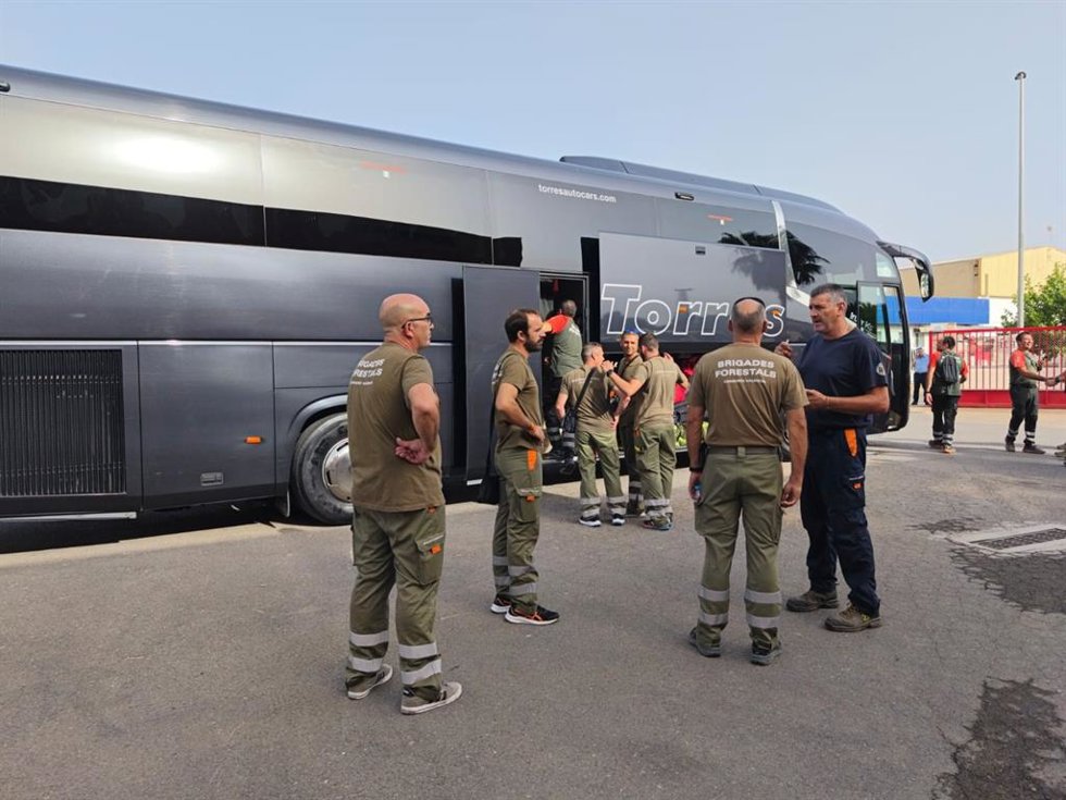 Sale hacia León el cuarto operativo movilizado por la Generalitat Valenciana para luchar contra los incendios forestales.