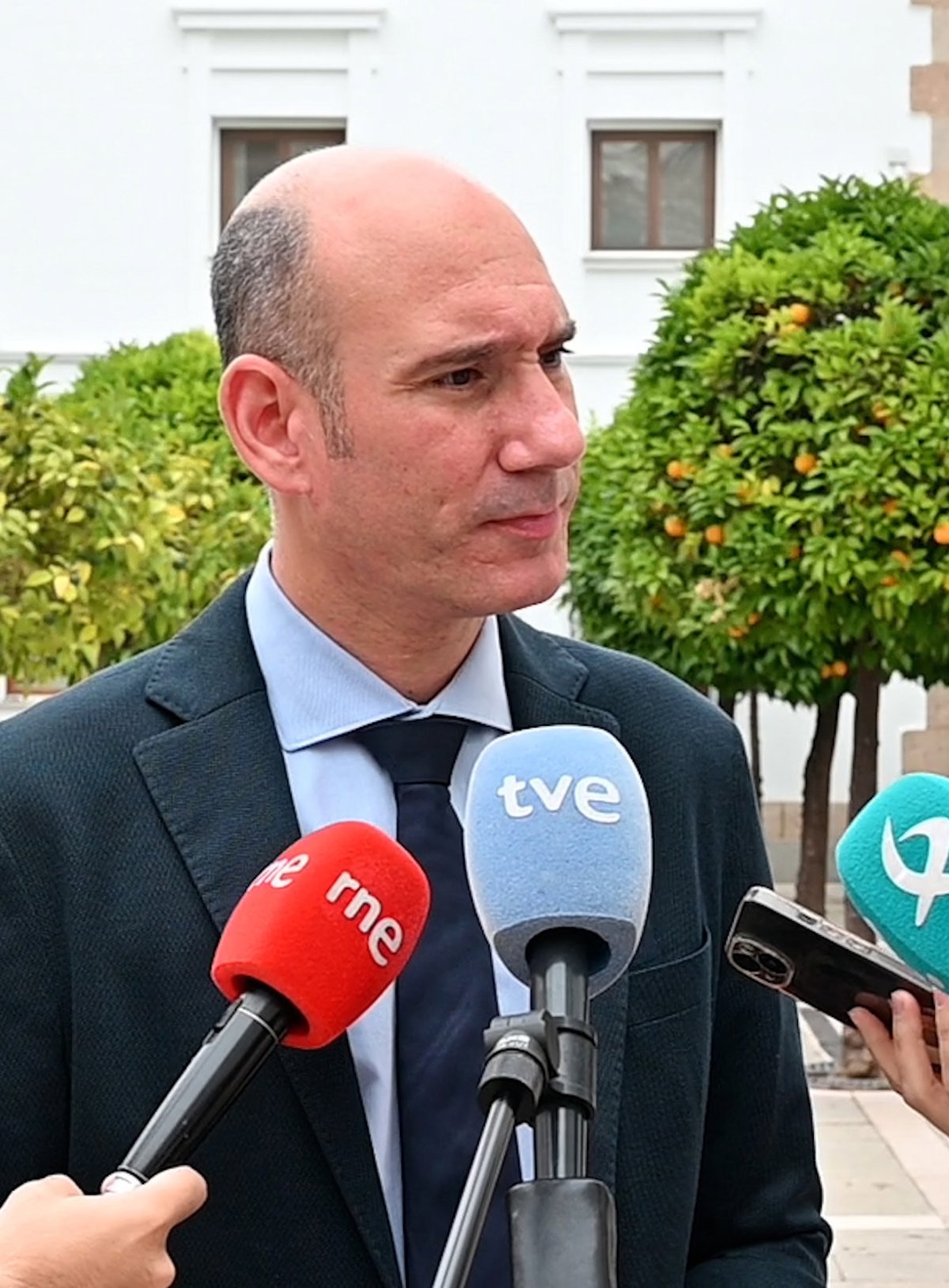 El PP pide al PSOE que sea un  partido de región  y que no genere una  guerra política  con la gestión de los incendios