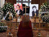 Foto: Compañeros y admiradores dan el último adiós a Manuel de la Calva: "Ha puesto la banda sonora a nuestras vidas"