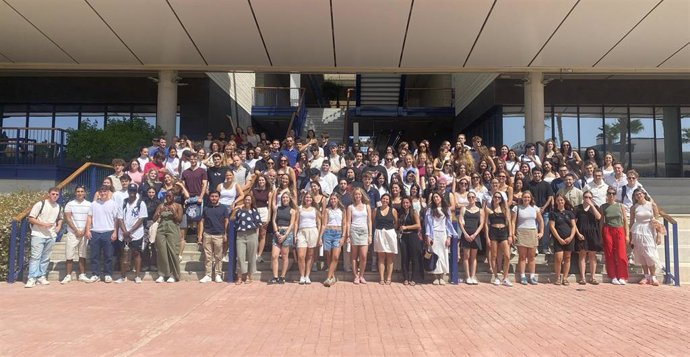 Imagen de estudiantes de intercambio en la Universidad de Loyola de Sevilla.