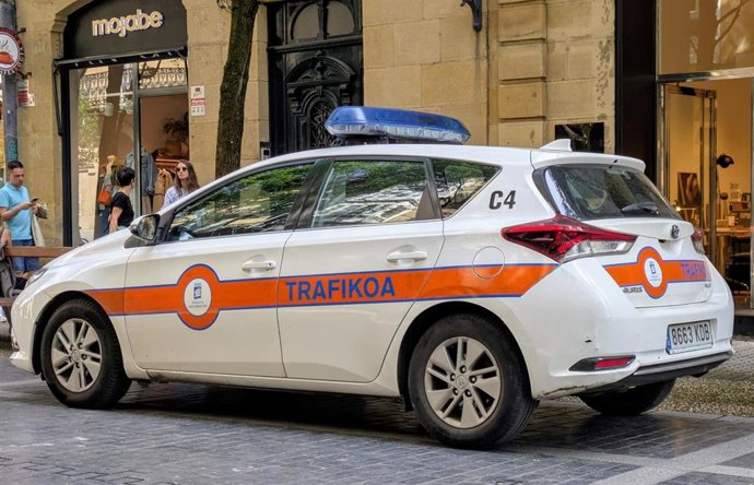 Coche de municipales de tráfico de San Sebastián