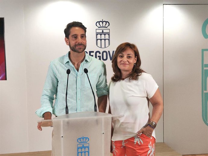 Los concejales del grupo municipal socialista Mayte Mañas y Miguel Merino