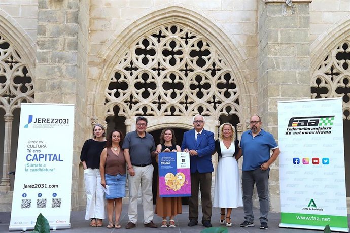 La teniente de alcaldesa de Igualdad del Ayuntamiento de Jerez, Susana Sánchez, el delegado de Deportes, José Ángel Aparicio, el presidente de la Federación Andaluza de Automovilismo, Manuel Alonso Bordalán, y Susana Padilla, de la Federación.