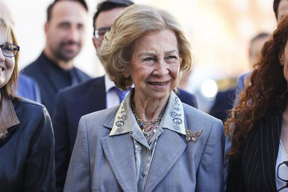 Archivo - La Reina Sofía posa a su llegada al acto oficial de presentación de la campaña "Cerebros extraordinarios" organizada por la Fundación Reina Sofía, a 07 de abril de 2025, en Madrid (España).