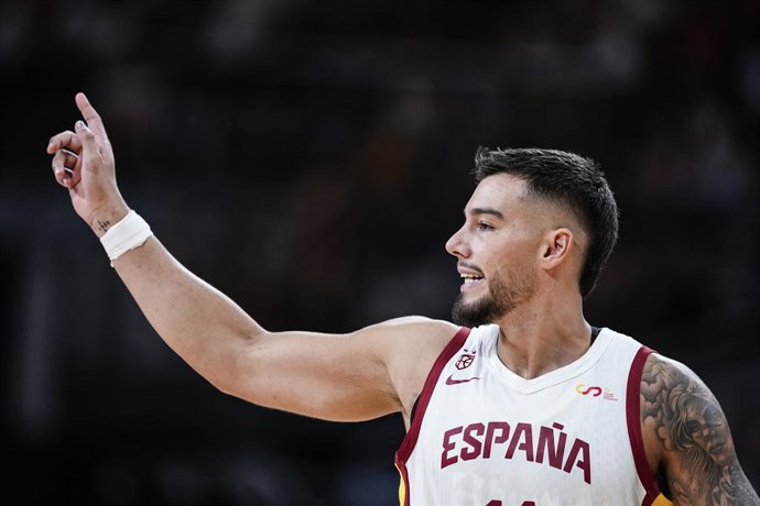 Willy Hernangomez, da Espanha, gesticula durante o Torneio Cidade de Madri, partida de basquete disputada entre Espanha e Alemanha na Madrid Arena, em 21 de agosto de 2025, em Madri, Espanha.