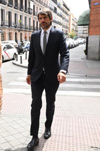 Urtasun rinde homenaje a la "figura relevante" de Eusebio Poncela: "Forma parte del elenco de grandísimos actores"