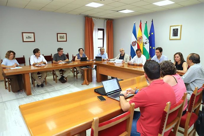 La Comisión Especial de Cuentas reunida en el Ayuntamiento de Jerez de la Frontera (Cádiz)