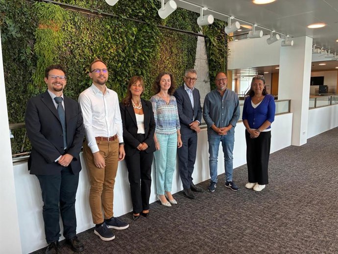 El eurodiputado riojano del PSOE César Luena impulsa en Ámsterdam el diálogo europeo sobre biodiversidad