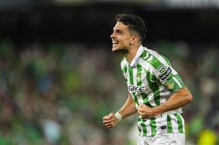 Archivo - Marc Bartra of Real Betis celebrate the victory during the Spanish league, LaLiga EA Sports, football match played between Real Betis and Sevilla FC at Benito Villamarin stadium on March 30, 2025, in Sevilla, Spain.