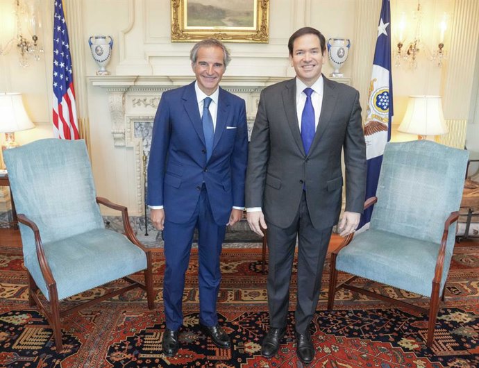 Secretário de Estado Marco Rubio, com o diretor da AIEA Rafael Grossi