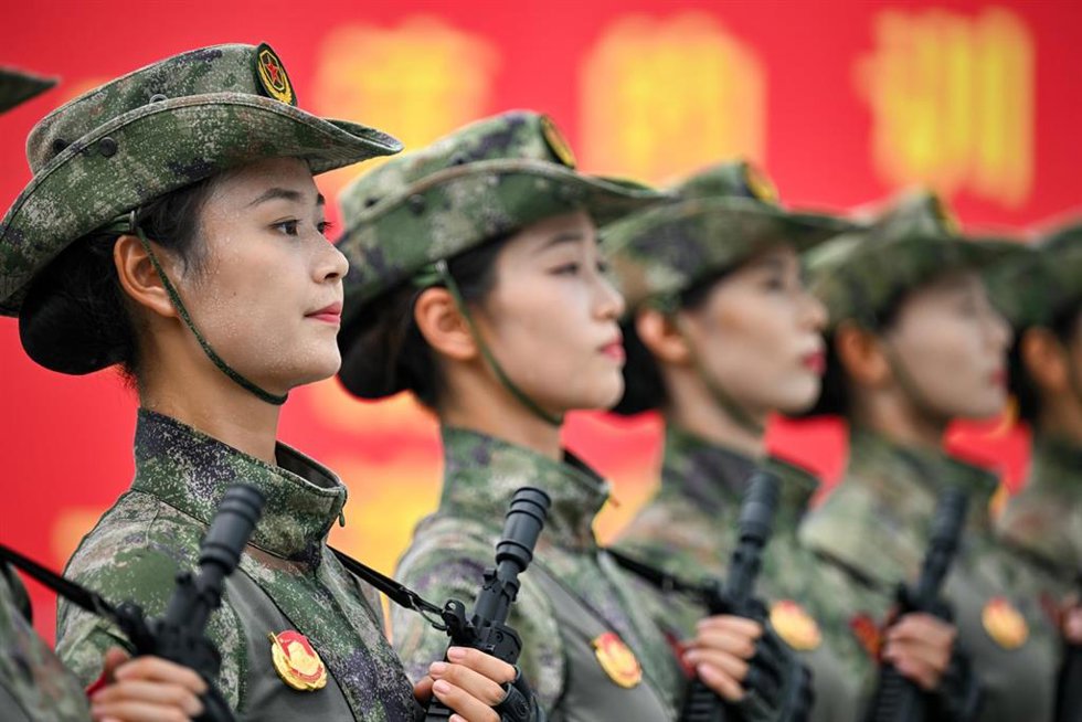Militares chinos en un entrenamiento para el próximo desfile militar del Día de la Victoria en Pekín capital de China