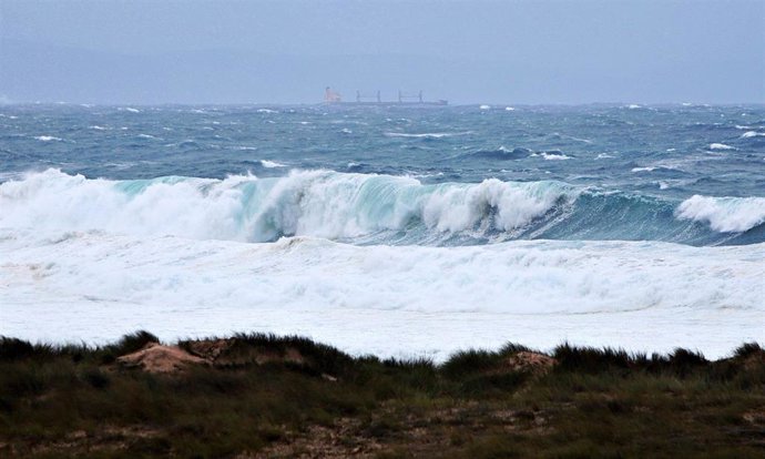 Archivo - Playa de Doñinos, a 20 de octubre de 2023, en Ferrol, A Coruña, Galicia (España). 