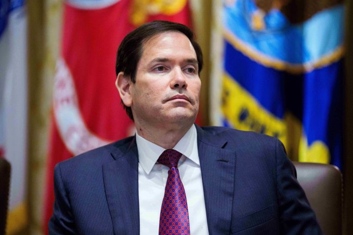 26 de agosto de 2025, Washington, Distrito de Columbia, EUA: O secretário de Estado dos Estados Unidos, Marco Rubio, participa de uma reunião de gabinete na sala de gabinete da Casa Branca em Washington, DC, EUA, na terça-feira, 26 de agosto de 2025