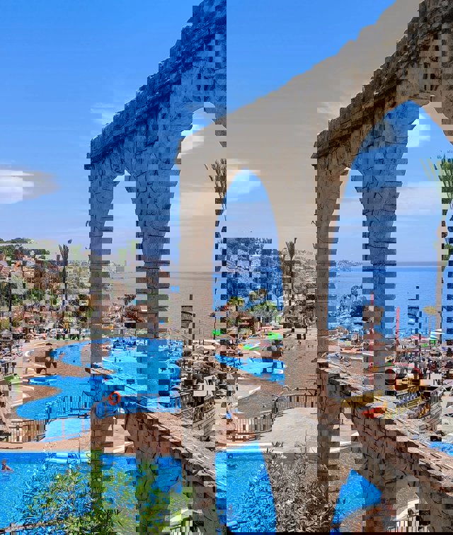 Holiday World Resort