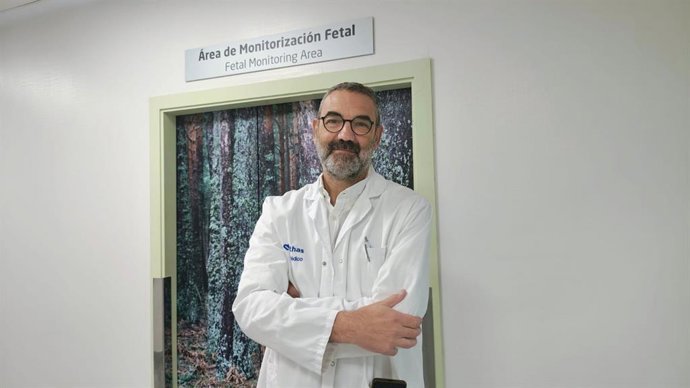 El doctor y especialista en obstetricia y ginecología, Antonio de Toro.