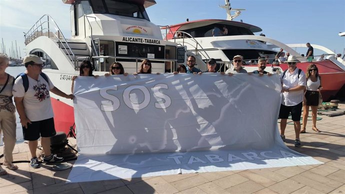 Compromís vuelve a reclamar "un transporte público y una ecotasa" para la isla de Tabarca