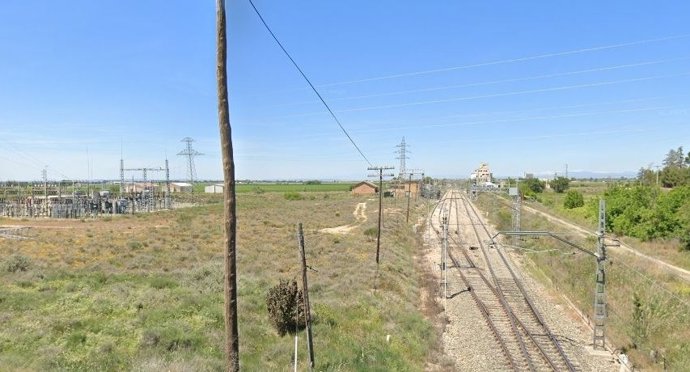 Línea Zaragoza – Lleida – Tarragona a la altura de la estación de Raimat