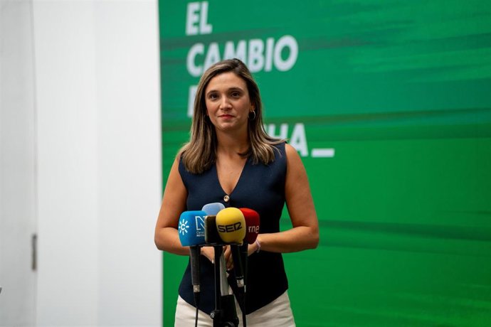 La vicesecretaria general del PSOE-A, María Márquez, en una atención a medios. (Foto de archivo).