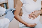 Foto: La vacunación durante el embarazo ayuda a proteger tanto la salud materna como la del futuro recién nacido