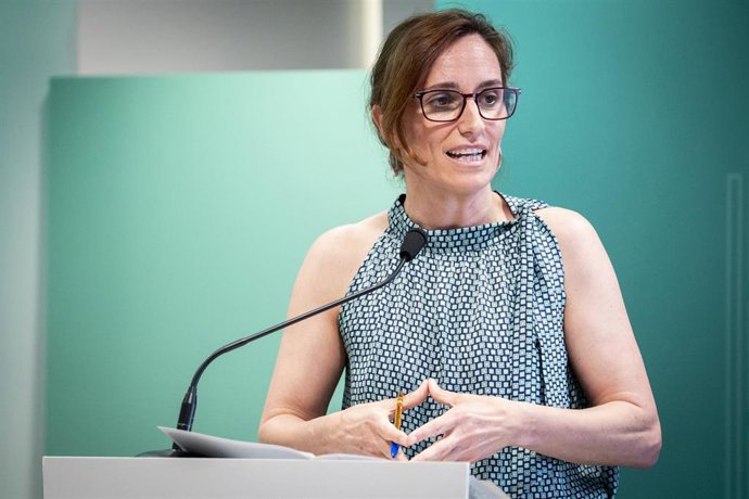 Archivo - La ministra de Sanidad, Mónica García, interviene durante la inauguración de la nueva sede de MSD en España, a 5 de junio de 2025, en Madrid (España). 