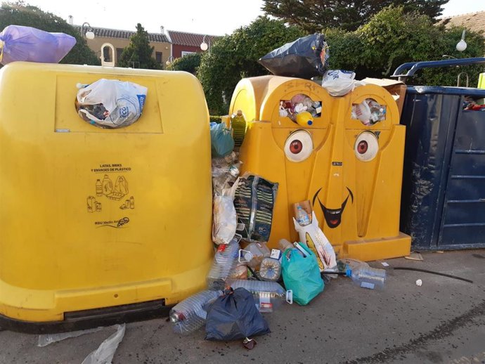 Valdepeñas denuncia el deterioro del servicio de recogida de basura por parte del RSU y la Diputación.