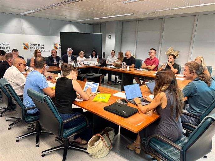 El conseller de Educación y Universidades, Antoni Vera, durante la primera jornada de las mesas educativas previas al inicio del curso 2025-2026