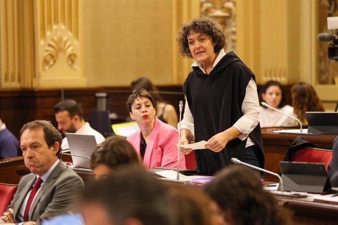 Archivo - La diputada del PSIB Maria Pilar Carbonero