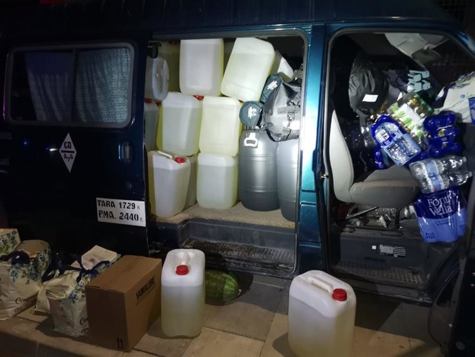 Garrafas de gasolina halladas en una furgoneta en Chiclana de la Frontera