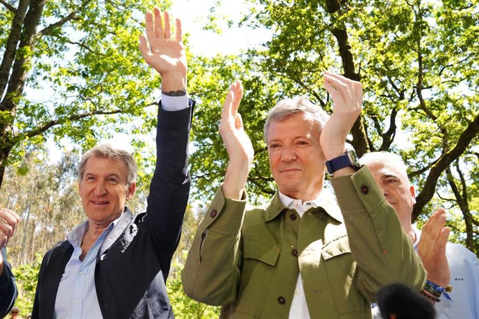 Archivo - Feijóo y Rueda, en un acto político en Galicia.