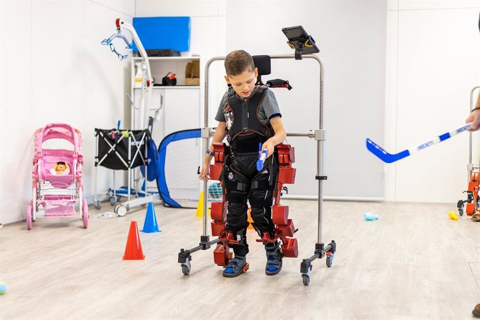 Archivo - AVAPACE, Europcar y Marsi Bionics se unen para ayudar a los niños con parálisis cerebral en La Vuelta