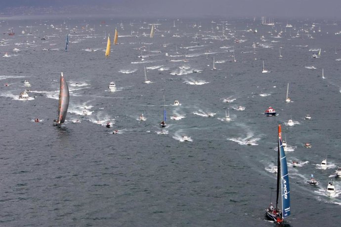 Imagen de salida de la etapa de la Volvo Ocean Race de 2005 en la ría de Vigo