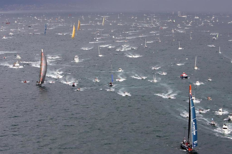Imagen de salida de la etapa de la Volvo Ocean Race de 2005 en la ría de Vigo