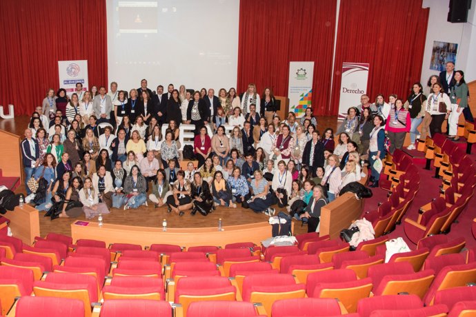 Asociaciones de Confeafa en el III Congreso Andaluz de Alzheimer (2024).