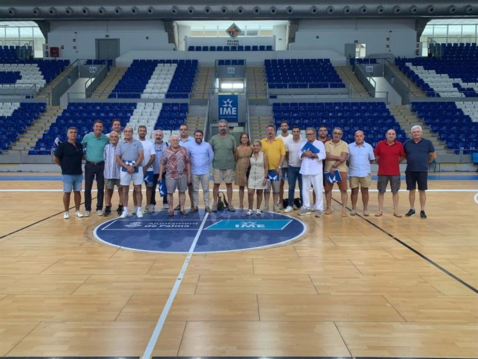 El IME presenta a los clubes de fútbol las nuevas condiciones para autorización de uso de las instalaciones municipales.