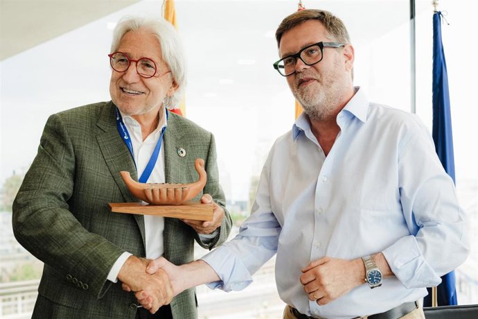 El presidente del Port de Tarragona, Santiago Castellà, y el presidente de Foment del Treball, Josep Sánchez Llibre