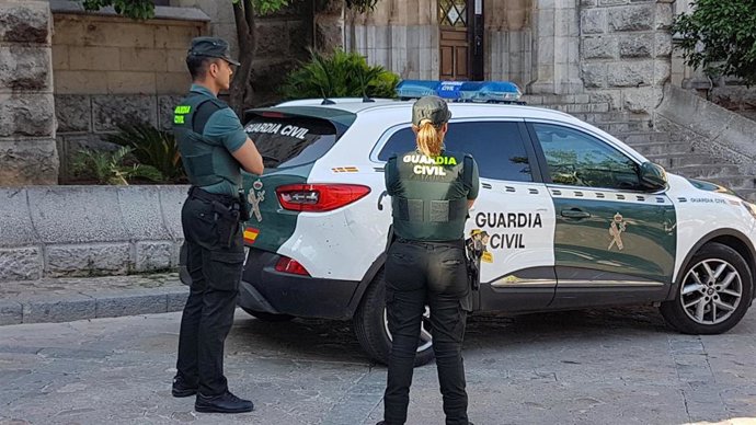 Agentes de la Guardia Civil.