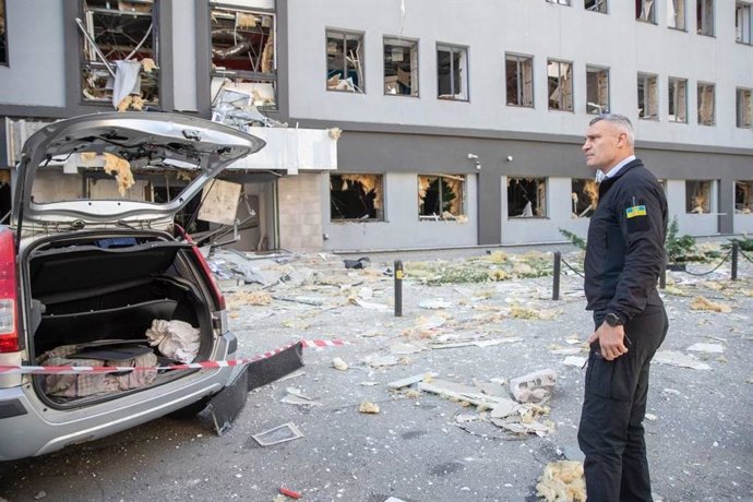 Una fotografía del ataque ruso registrado en la oficina del British Council en la capital, Kiev