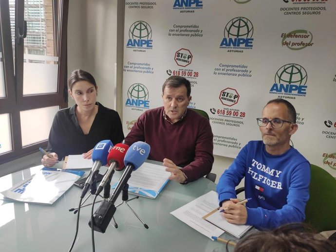 Archivo - Responsables de ANPE Asturias en una imagen de archivo