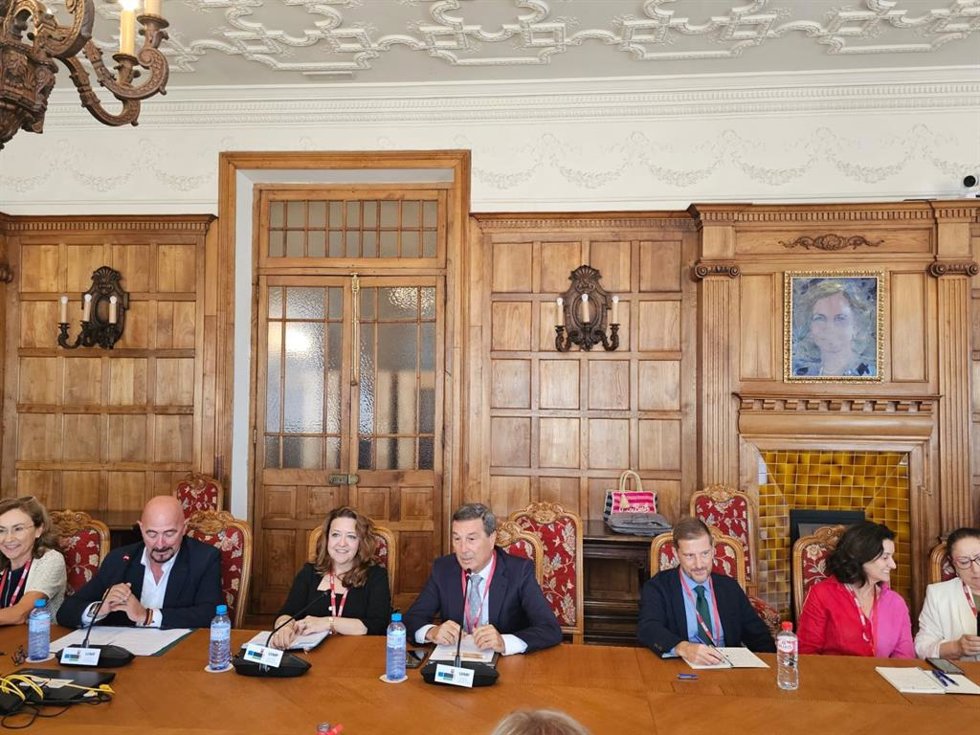 El conseller de Sanidad, Marciano Gómez, en un encuentro de los Cursos de Verano de la Universidad Internacional Menéndez Pelayo en Santander