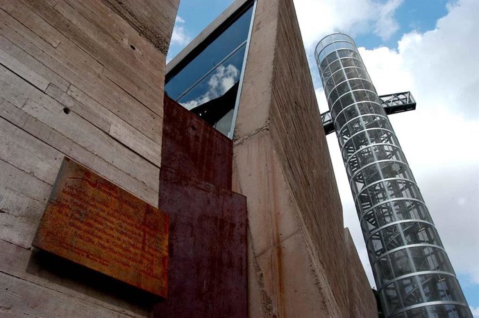 Ascensor panorámico de la calle Gisbert de Cartagena